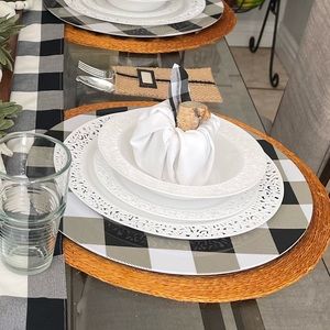Party Joy Premium Lace Plastic Plates 75pcs.